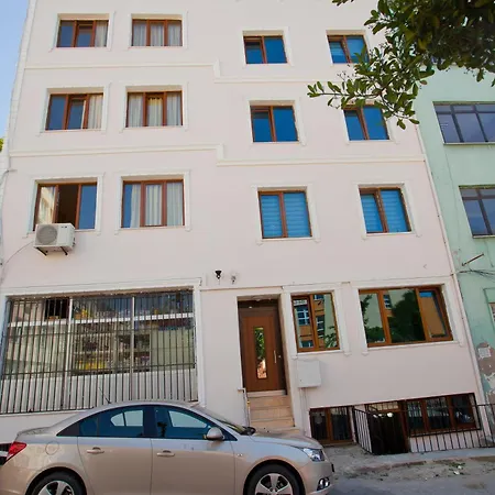 ビルリック アパートホテル 3*