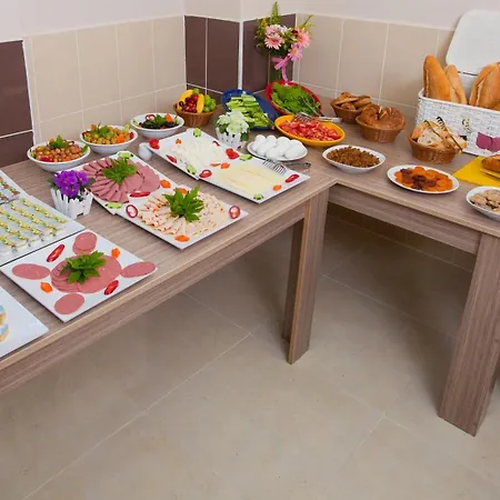 ビルリック アパートホテル 3*