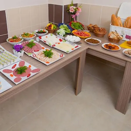 Birlik Aparthotel 3*